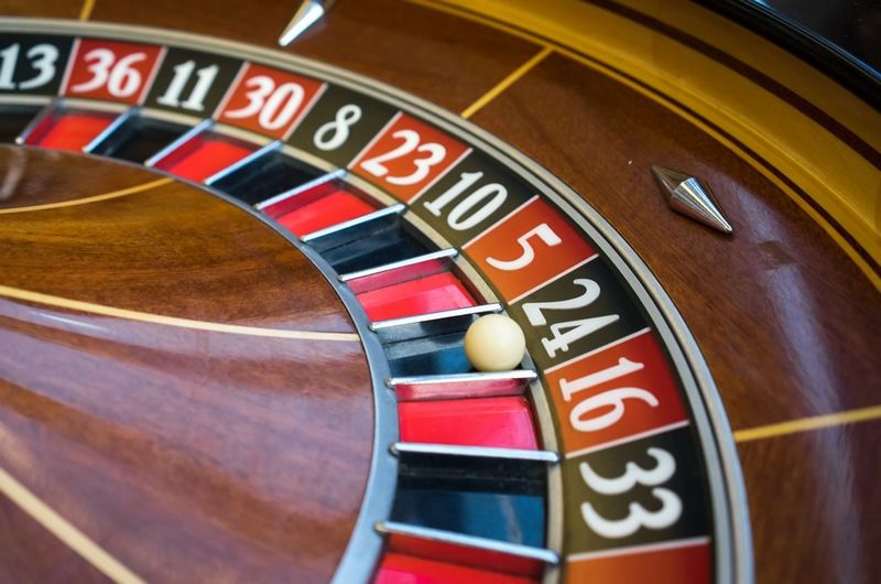 Игры с живыми дилерами в Lev Casino: опыт игры в казино в режиме реального времени